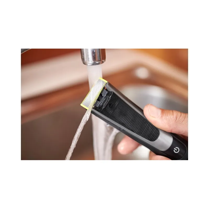 PHILIPS ONEBLADE HYBRID ELECTRIC TRIMMER AND SHAVER (Open Box) - view 4